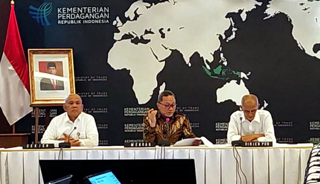 Mendag Zulkifli Hasan (Zulhas) menerima audiensi asosiasi produsen minyak goreng di Kementerian Perdagangan di Jakarta, Senin (27/6). - JPNN.com