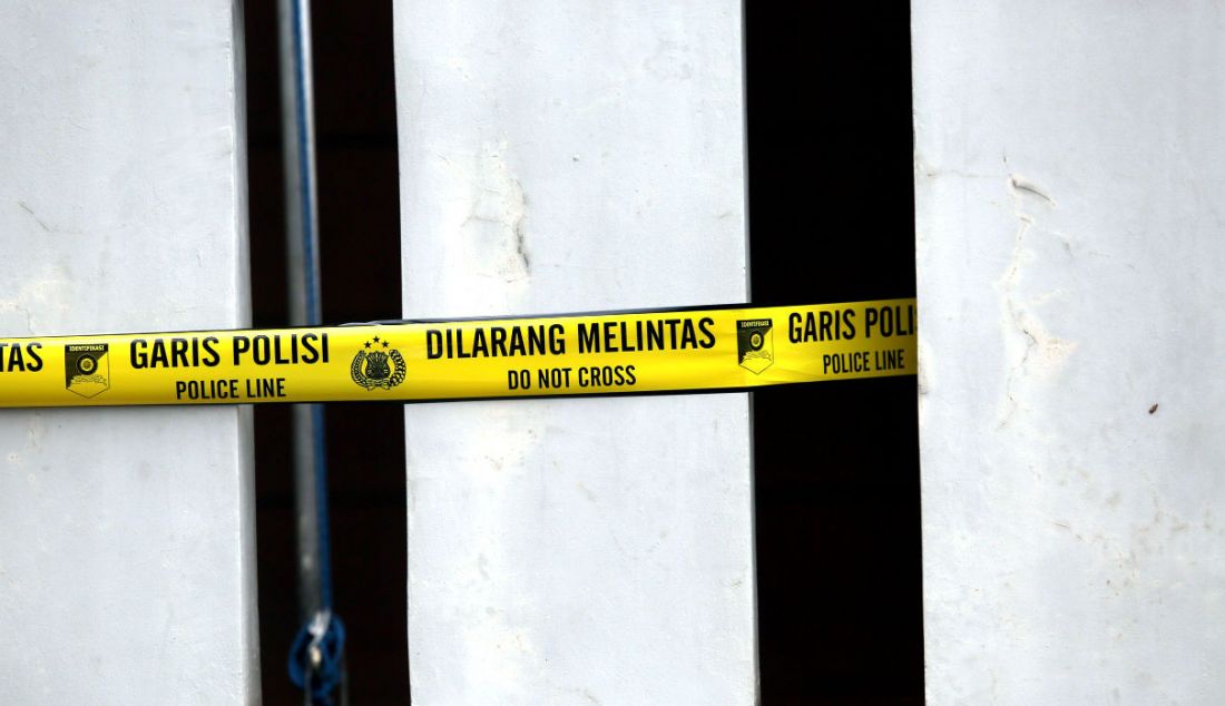 Garis polisi di rumah dinas Irjen Ferdy Sambo, Kompleks Polri Duren Tiga, Jakarta Selatan, Sabtu (22/7). - JPNN.com