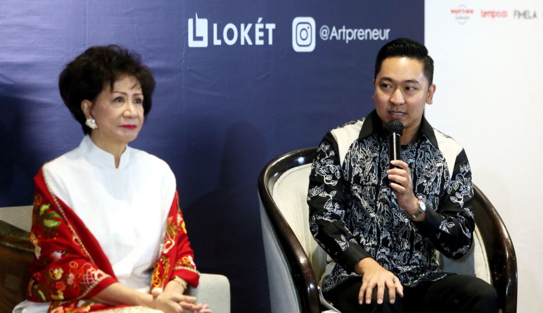 President Director Ciputra Artpreneur Rina Ciputra Sastrawinata (kiri) dan Program Manager Bakti Budaya Djarum Foundation Billy Gamaliel saat jumpa pers pertunjukan teater Under the Volcano, Jakarta, Kamis (18/8). Pertunjukan tersebut bertema bencana alam terinspirasi dari 'Syair Lampung Karam' yang akan dipertunjukkan 27 Agustus 2022 pukul 16.00 & 20.00 WIB di Ciputra Artpreneur Theater. - JPNN.com