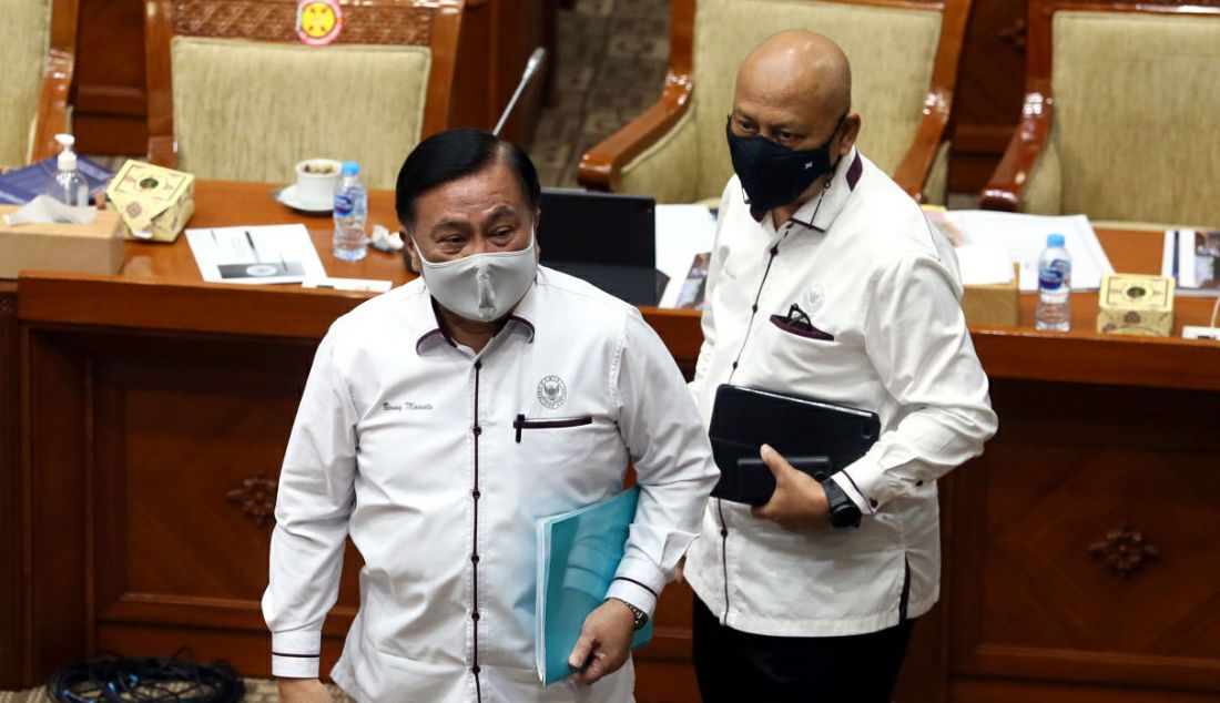 Ketua Harian Kompolnas Irjen (Purn) Benny Mamoto saat rapat dengar pendapat dengan Kompolnas, Komnas HAM dan LPSK dengan Komisi III DPR, Jakarta, Senin (22/8). - JPNN.com