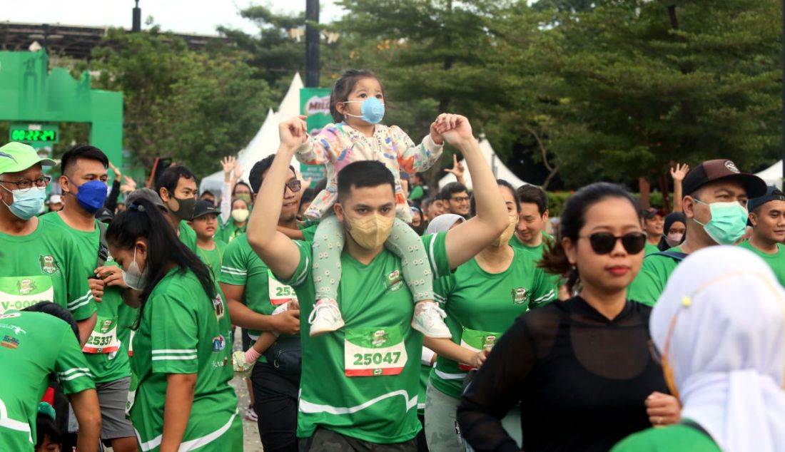 Peserta Milo ACTIV Indonesia Race (MAIR) 2022 di kawasan Senayan, Jakarta, Minggu (4/9). Nestle MILO menghadirkan MAIR 2022 yang terbagi dalam beberapa kategori, yaitu 10K, 5K dan family run 2,5K. - JPNN.com