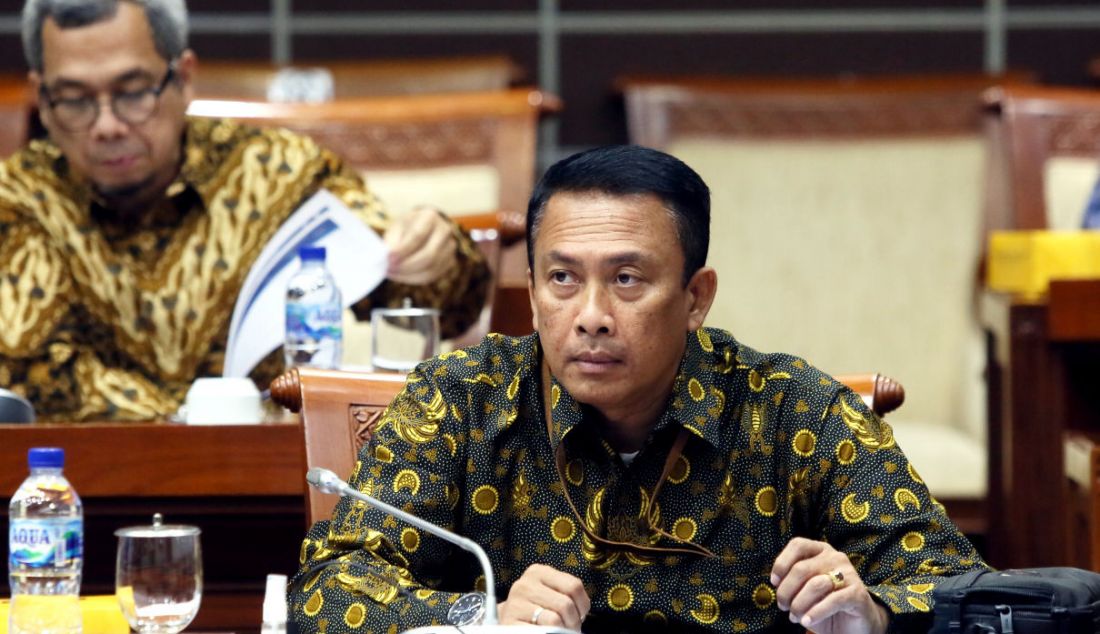 Wakil Ketua Dewan Pers M Agung Dharmajaya saat mengikuti rapat antara Menkominfo dengan Komisi I DPR RI di Kompleks Parlemen, Senayan, Jakarta, Rabu (21/9). Rapat tersebut membahas penyesuaian rencana kerja dan anggaran Kementerian Komunikasi dan Informatika tahun 2023. - JPNN.com