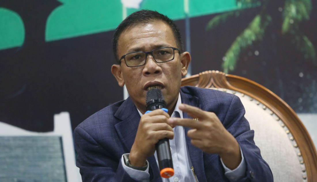 Masinton Pasaribu saat menjadi pembicara pada diskusi Benarkah Pemilu 2024 Akan Curang? di Jakarta, Kamis (29/9). - JPNN.com
