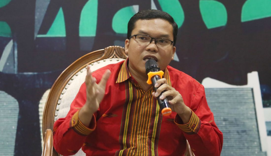 Pengamat Politik Pangi Syarwi Chaniago saat menjadi pembicara pada diskusi Benarkah Pemilu 2024 Akan Curang? di Jakarta, Kamis (29/9). - JPNN.com