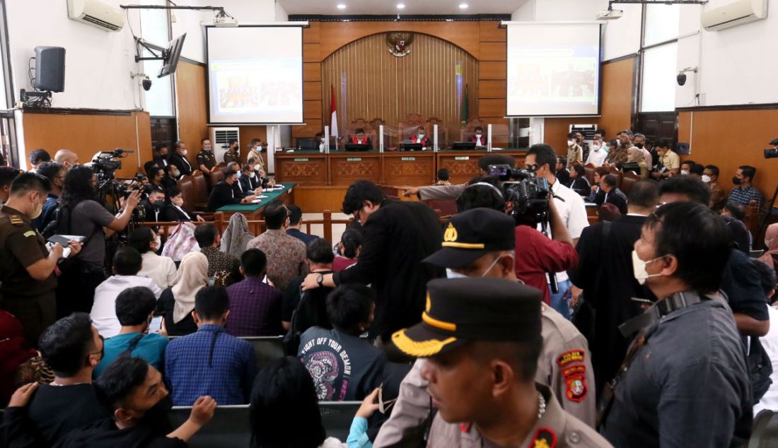 Suasana ruang sidang kasus pembunuhan berencana terhadap Brigadir Nofriansyah Yosua Hutabarat atau Brigadir J, dengan terdakwa Ferdy Sambo di Pengadilan Negeri Jakarta Selatan, Jakarta, Senin (17/10). - JPNN.com