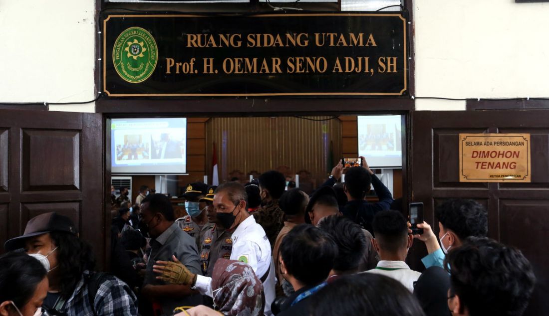 Suasana ruang sidang terdakwa kasus pembunuhan berencana terhadap Brigadir Nofriansyah Yosua Hutabarat atau Brigadir J, Ferdy Sambo di Pengadilan Negeri Jakarta Selatan, Jakarta, Senin (17/10). - JPNN.com