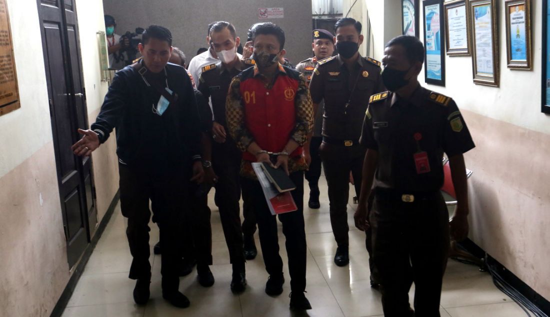 Terdakwa kasus pembunuhan berencana terhadap Brigadir Nopriansyah Yosua Hutabarat atau Brigadir J, Ferdy Sambo menjalani sidang dakwaan di Pengadilan Negeri Jakarta Selatan, Jakarta, Senin (17/10). - JPNN.com