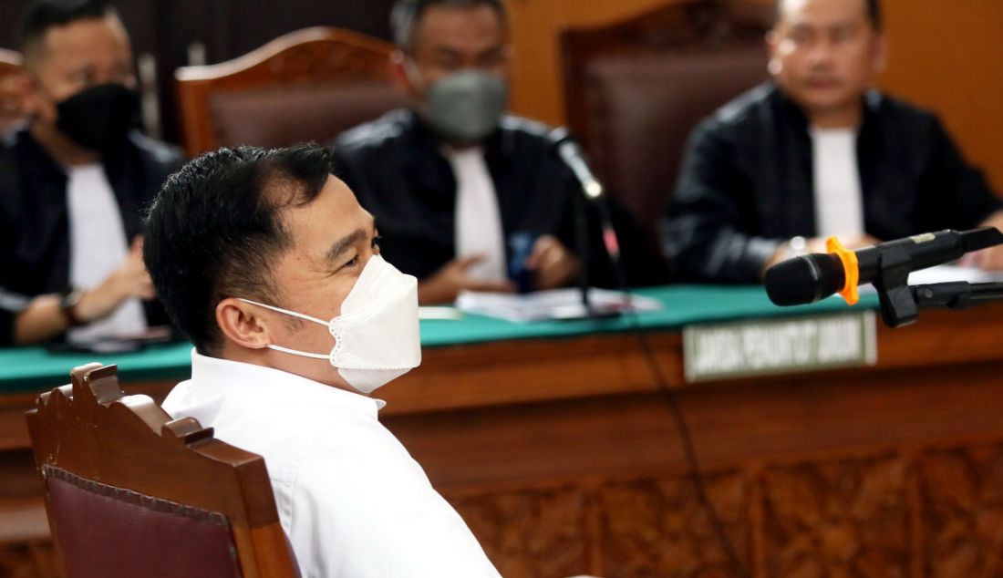 Terdakwa kasus perintangan penyidikan atau obstruction of justice Arif Rahman Arifin menjalani sidang dakwaan di Pengadilan Negeri Jakarta Selatan, Rabu (19/10). - JPNN.com