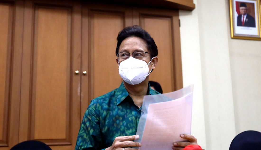 Menteri Kesehatan Budi Gunadi Sadikin memberikan keterangan pers di Kantor Kemenkes, Jakarta, Jumat (21/10). Budi menyampaikan data per 21 Oktober 2022, jumlah kasus gangguan ginjal akut pada anak sebanyak 241 kasus di 22 provinsi dengan 133 kematian atau 55% dari jumlah kasus. - JPNN.com