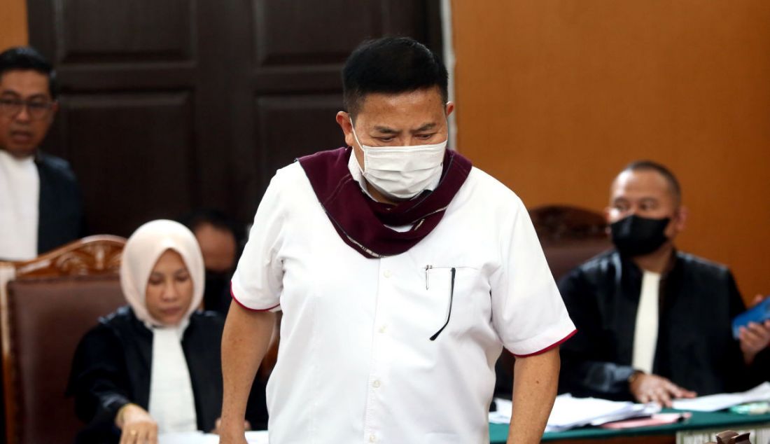 Indrawanto Pasaribu menjadi saksi pada sidang kasus pembunuhan berencana Nofriansyah Yosua Hutabarat dengan terdakwa Ferdy Sambo dan Putri Candrawathi di Pengadilan Negeri Jakarta Selatan, Jakarta, Selasa (1/11). - JPNN.com