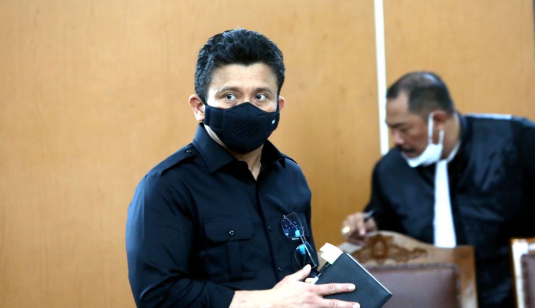 Terdakwa kasus pembunuhan berencana Nofriansyah Yosua Hutabarat, Ferdy Sambo mengikuti sidang di Pengadilan Negeri Jakarta Selatan, Jakarta, Selasa (1/11). - JPNN.com