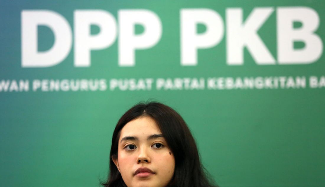 Jubir Muda PKB Nada Fuady saat konferensi pers di Kantor DPP PKB, Jakarta, Sabtu (3/12). PKB miris melihat banyaknya perusahaan startup di Indonesia yang terdampak keadaan ekonomi global. - JPNN.com