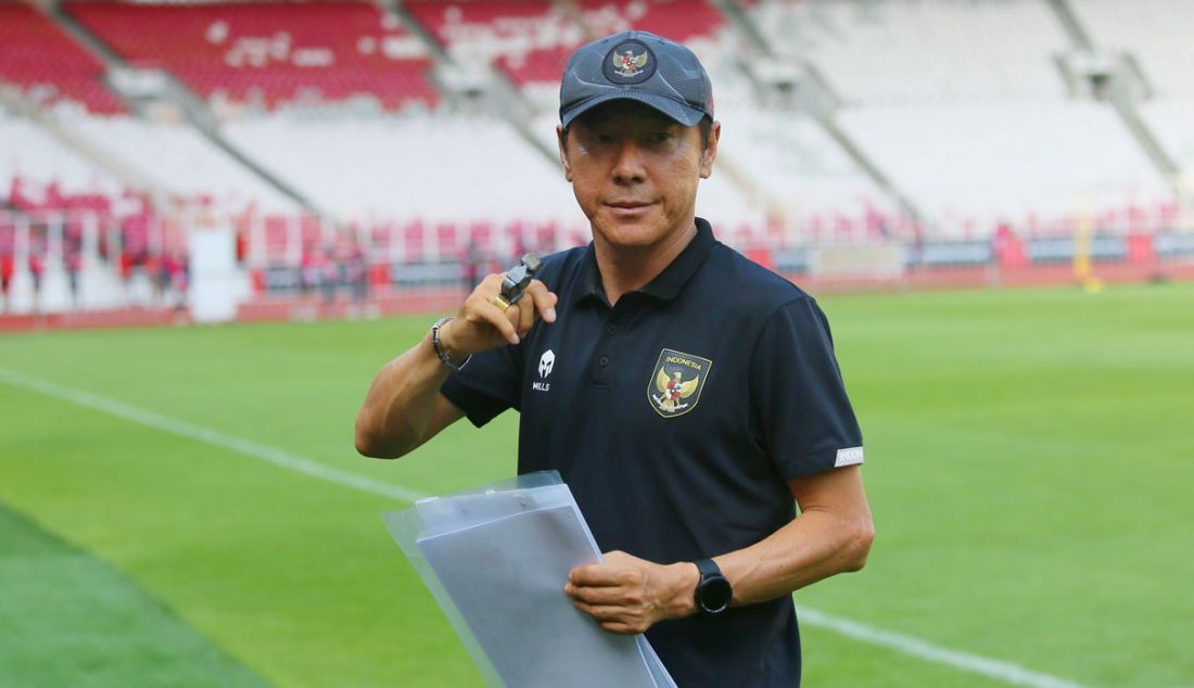 Pelatih Timnas Indonesia Shin Tae Yong memimpin sesi latihan jelang Piala AFF 2022. - JPNN.com