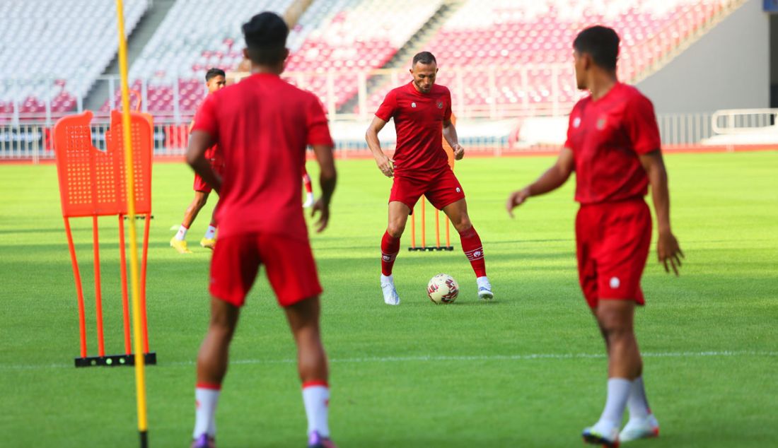 Pemain Timnas Indonesia sedang berjuang di Piala AFF 2022. Indonesia akan bertanding melawan Timnas Kamboja di Stadion Utama Gelora Bung Karno, Jakarta, Jumat (23/12). - JPNN.com