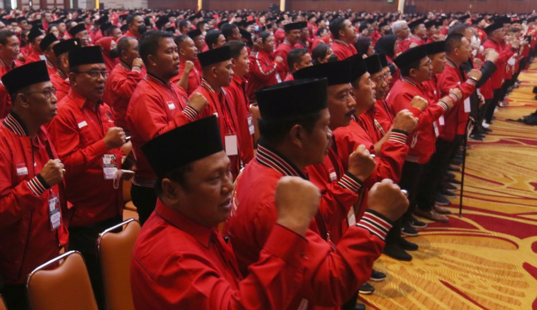 Sejumlah anggota PDIP saat mengikuti Bimbingan Teknis (Bimtek) Anggota DPRD PDI Perjuangan Tingkat Provinsi dan Kabupaten/Kota se-Indonesia, Jakarta, Senin (9/1). - JPNN.com