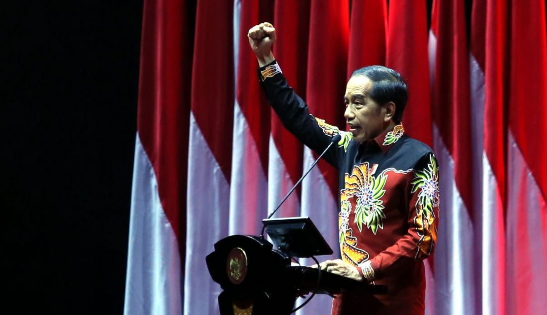 Presiden Joko Widodo (Jokowi) berpidato pada perayaan HUT ke-50 PDIP di JIExpo, Kemayoran, Jakarta Pusat, Selasa (10/1). - JPNN.com