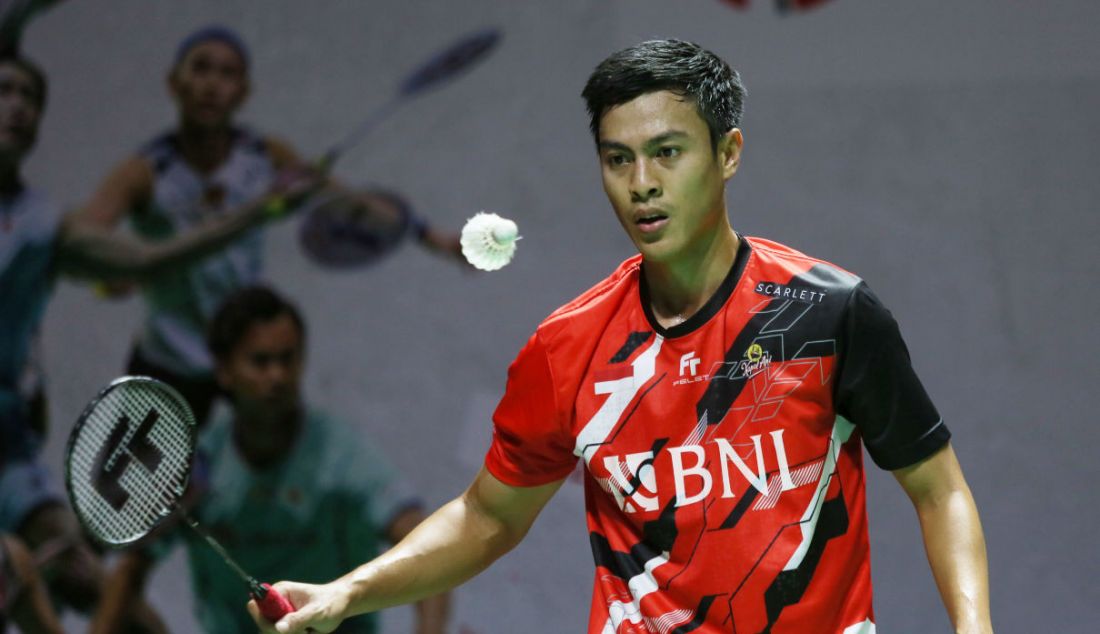 Tunggal putra Indonesia Shesar Hiren Rhustavito saat bertanding melawan Kidambi Srikanth di 32 Besar Daihatsu Indonesia Masters 2023 di Istora Gelora Bung Karno, Senayan, Jakarta, Rabu (25/1). - JPNN.com