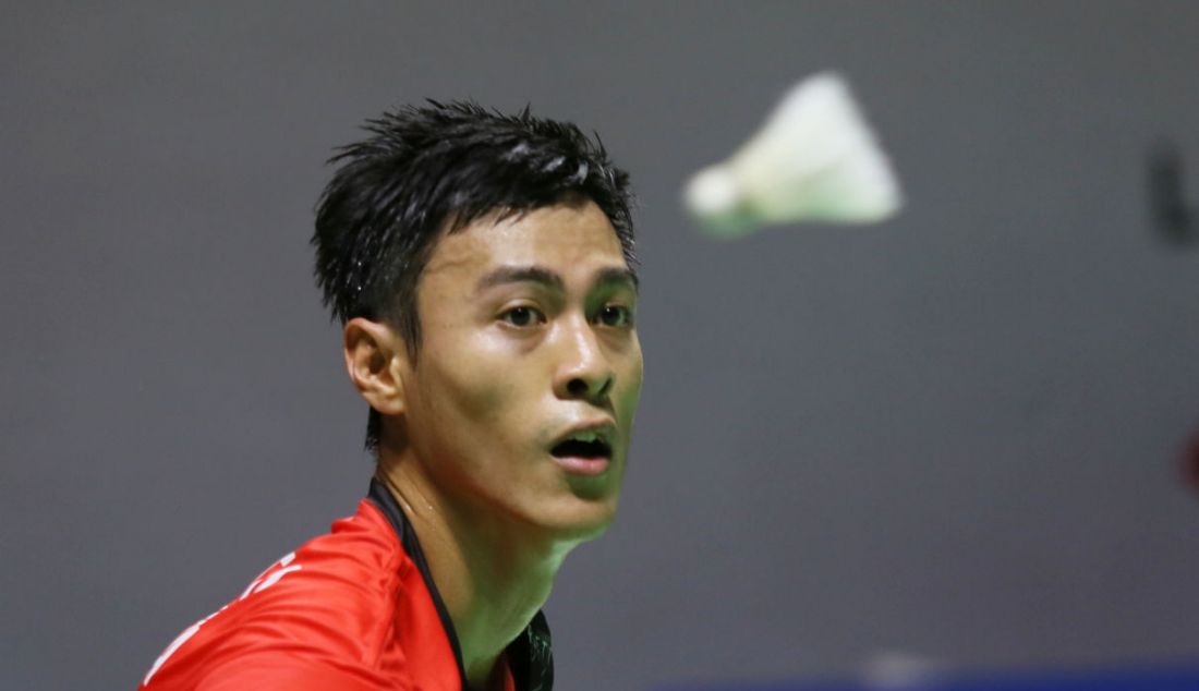 Tunggal putra Indonesia Shesar Hiren Rhustavito saat bertanding melawan Kidambi Srikanth di 32 Besar Daihatsu Indonesia Masters 2023 di Istora Gelora Bung Karno, Senayan, Jakarta, Rabu (25/1). - JPNN.com