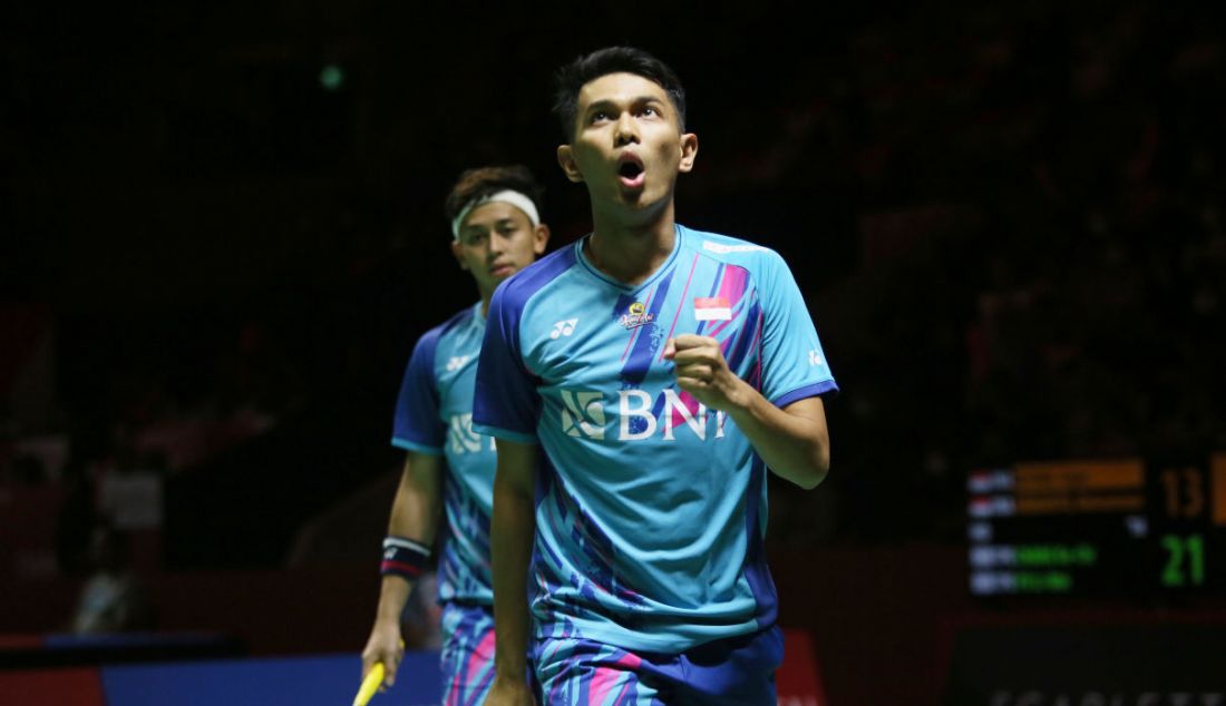 Pebulu tangkis ganda putra Indonesia Fajar Alfian dan Muhammad Rian Ardianto saat bertanding melawan Pebulu tangkis ganda putra Taiwan Chang Ko-Chi dan Po Li-Wei pada turnamen Daihatsu Indonesia Masters 2023 di Istora Gelora Bung Karno, Jakarta, Kamis (26/1). Fajar Alfian dan Muhammad Rian Ardianto mengalahkan Chang Ko-Chi dan Po Li-Wei dengan skor 13-21, 21-9 dan 21-14. - JPNN.com