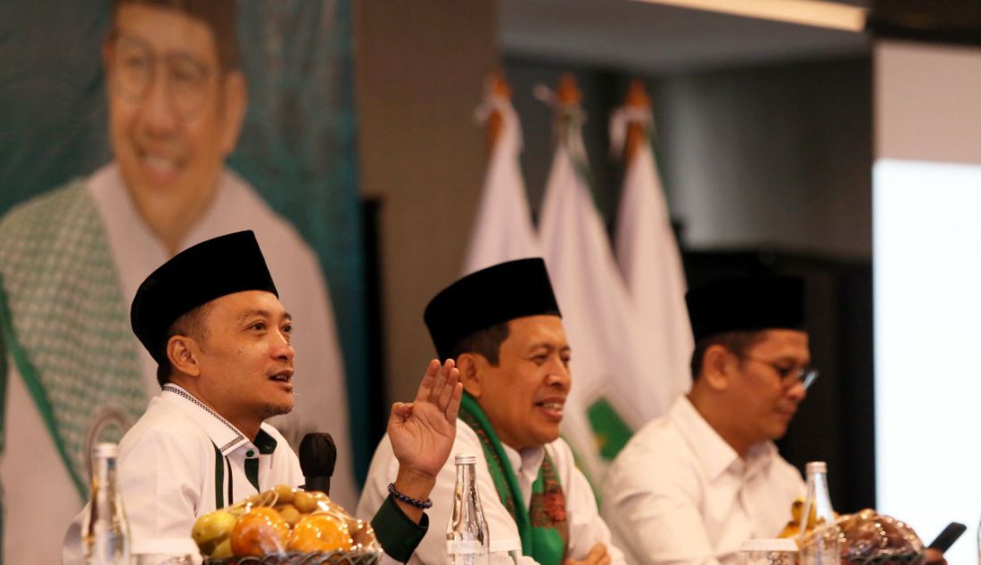 Sekjen PKB Hasanuddin Wahid (kiri) saat menjadi pembicara pada Ijtimak Ulama Jakarta di Jakarta, Kamis (2/2). Ijtimak ulama itu bakal membahas berbagai isu dan persiapan menjelang Pemilu 2024. - JPNN.com