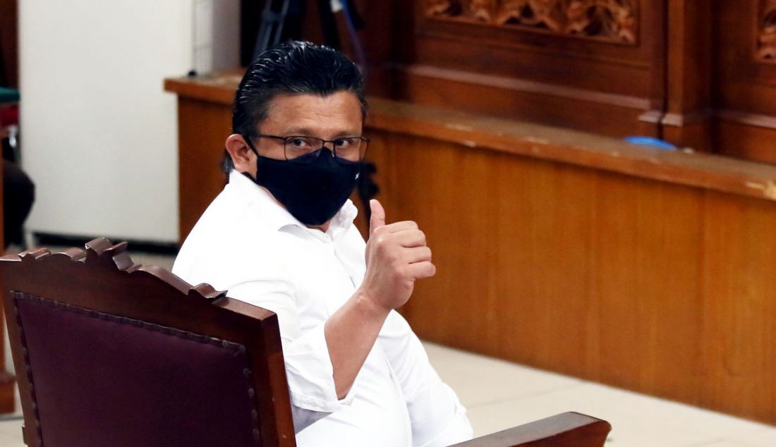 Terdakwa kasus pembunuhan berencana Nofriansyah Yosua Hutabarat, Ferdy Sambo saat mengikuti sidang putusan di Pengadilan Negeri Jakarta Selatan, Jakarta, Senin (13/2). - JPNN.com