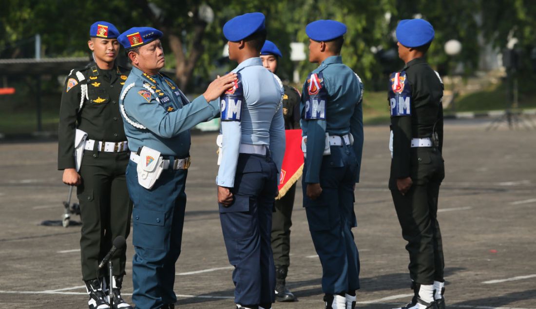 Panglima TNI Laksamana TNI Yudo Margono memimpin upacara pembukaan gelar Operasi Penegakan Ketertiban (Opsgaktib) dan Yustisi Polisi Militer TNI Tahun 2023 di Mabes TNI, Cilangkap, Jakarta Timur, Rabu (8/3). Operasi Gaktib dan Yustisi yang dilaksanakan secara serentak di seluruh Indonesia tersebut bertujuan untuk meningkatkan disiplin dan tata tertib serta kepatuhan hukum prajurit TNI, baik perorangan maupun kesatuan. - JPNN.com