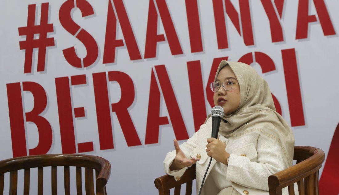 Pendiri Siaga Air Bersih (SIAB) Indonesia, Ratih Rachmatika saat diskusi Panggung Inspirator Muda bertema Privatisasi dan Tantangan Pemenuhan Hak atas Air Warga di Kantor DPP PKB, Jakarta, Selasa (14/3). Diskusi menyinggung belum meratanya akses air bersih untuk masyarakat. SIAB Indonesia sendiri merupakan start-up yang bergerak di bidang sistem manajemen air berbasis Internet of Things (IoT) dan bertujuan untuk menjadi perusahaan teknologi yang berdampak sosial terutama akses air bersih bagi masyarakat yang belum mendapatkan. - JPNN.com