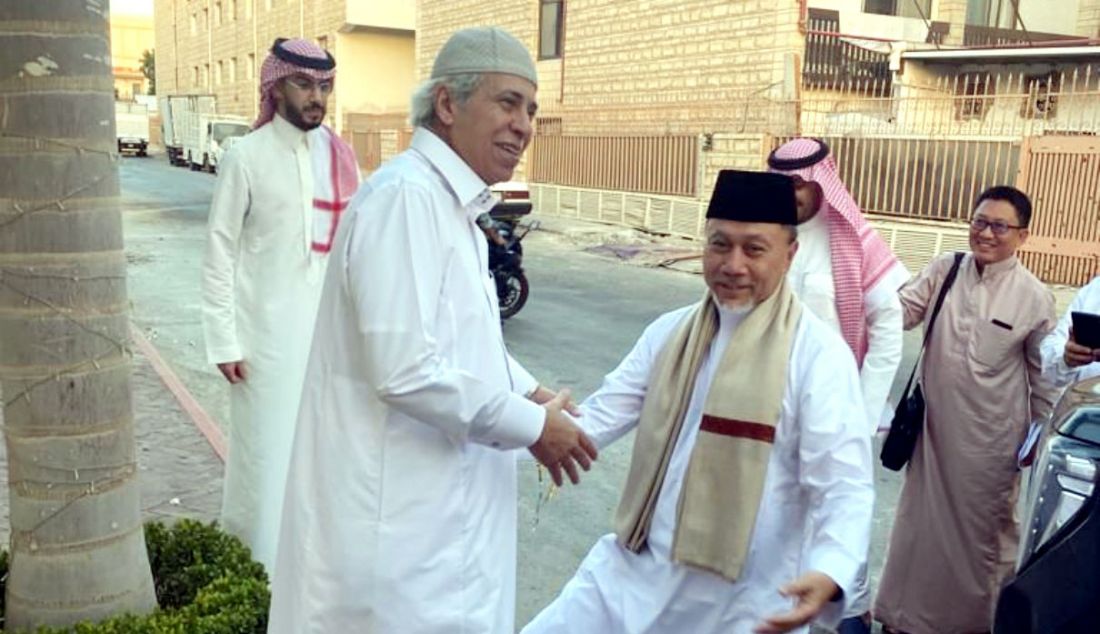 Menteri Perdagangan RI Zulkifli Hasan memenuhi undangan dari Minister of Trade and Investment atau Mendag Arab Saudi Majid Bin Abdullah Al-Qasabi dan Menteri Sekretaris Negara Mohammad bin Abdul Malik Al Ash-Shaikh, Jeddah, Selasa,(18/4). Kedua negara berkomitmen untuk mengatasi berbagai masalah ekonomi dan perdagangan antara kedua negara. - JPNN.com