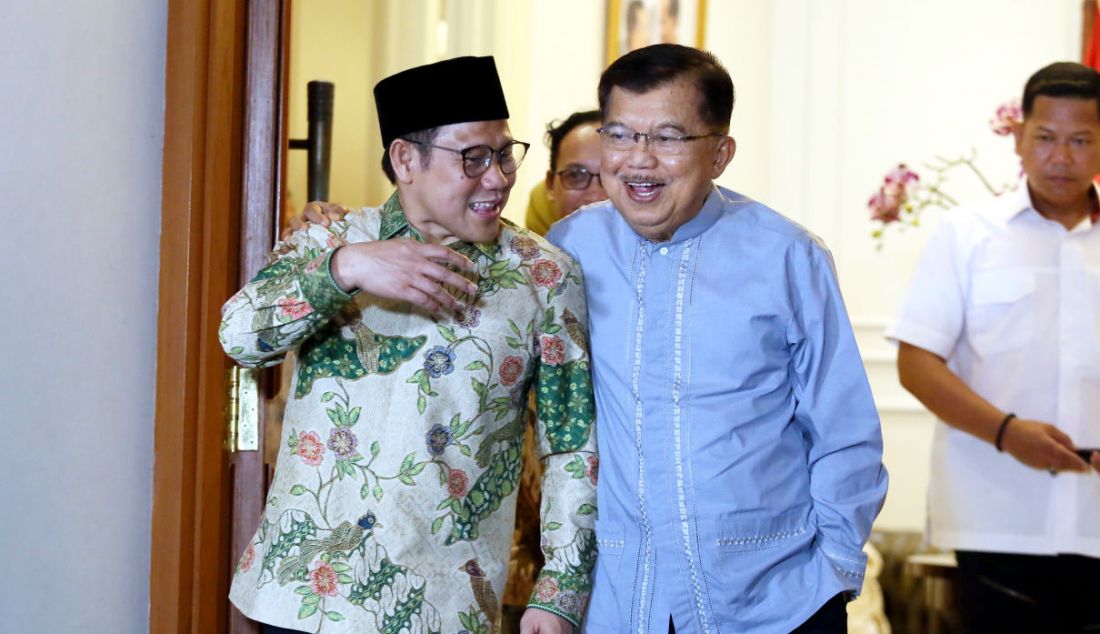 Ketua Umum PKB Muhaimin Iskandar bertemu dengan Wakil Presiden ke-10 dan ke-12 RI Jusuf Kalla di Jakarta, Sabtu (6/5). Muhaimin telah menjadwalkan kunjungan terhadap sejumlah mantan wakil presiden diawali dengan mengunjungi Jusuf Kalla, sebagai bagian dari safari politiknya. - JPNN.com