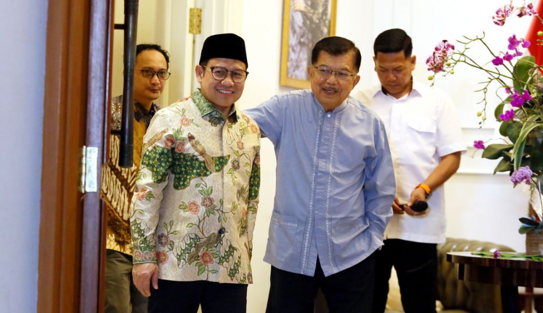 Ketua Umum PKB Muhaimin Iskandar bertemu dengan Wakil Presiden ke-10 dan ke-12 RI Jusuf Kalla di Jakarta, Sabtu (6/5). Muhaimin telah menjadwalkan kunjungan terhadap sejumlah mantan wakil presiden diawali dengan mengunjungi Jusuf Kalla, sebagai bagian dari safari politiknya. - JPNN.com