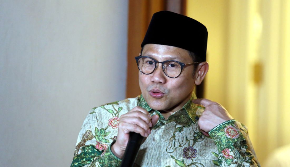 Ketua Umum PKB Muhaimin Iskandar memberikan keterangan pers seusai melakukan pertemuan dengan Wakil Presiden ke-10 dan ke-12 RI Jusuf Kalla di Jakarta, Sabtu (6/5). - JPNN.com