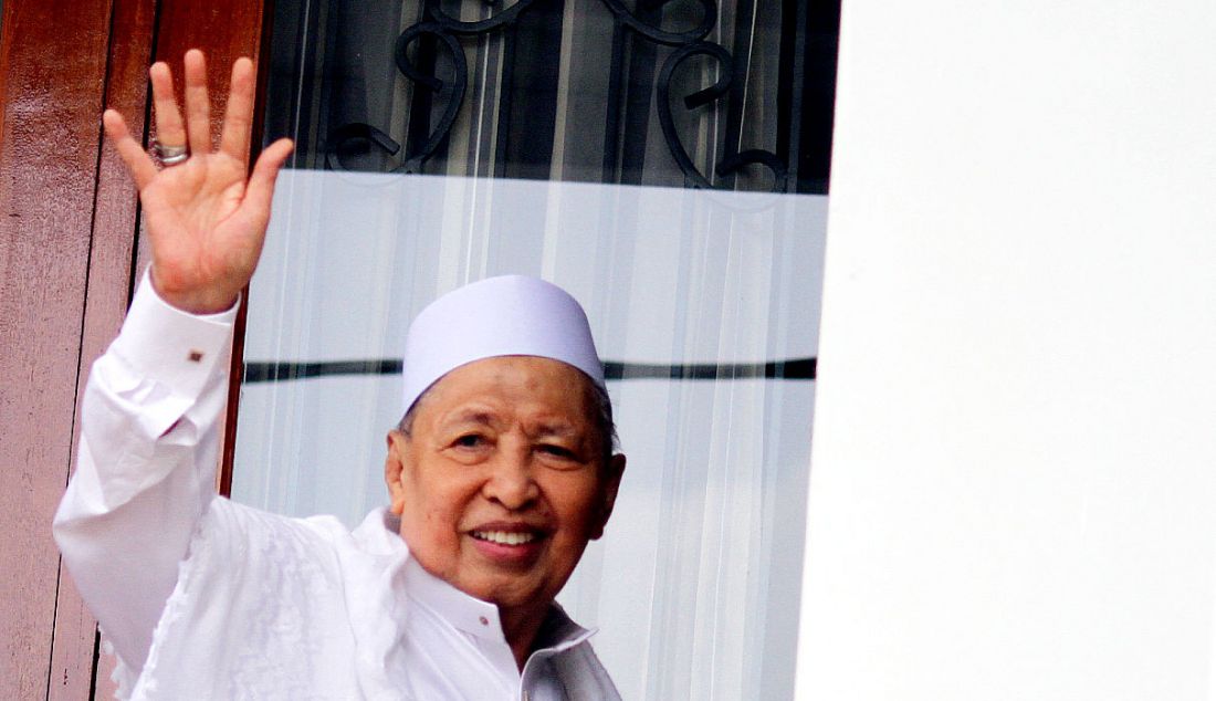 Wakil Presiden ke-9 RI Hamzah Haz di kediamannya, kawasan Matraman, Jakarta Timur, saat menerima kedatangan Ketua Umum PKB Muhaimin Iskandar, Kamis (11/5). - JPNN.com