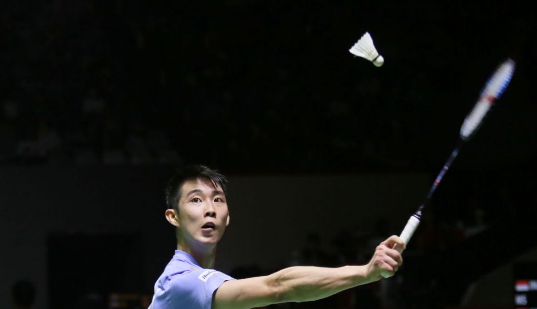 Tunggal putra Singapura Loh Kean Yew saat melawan tunggal putra Indonesia Chico Aura Dwi Wardoyo dalam Indonesia Open 2023, Jakarta, Rabu (14/6). Loh menang 21-15 dan 23-21. - JPNN.com