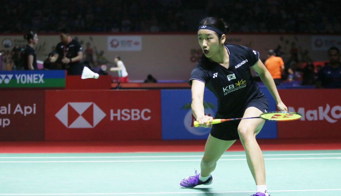 Tunggal putri Korea An Se Young saat melawan pemain India Aakarshi Kashyap pada babak pertama Indonesia Open 2023, di Istora, Jakarta, Rabu (14/6). An Se Young menang 21-10 dan 21-4. - JPNN.com