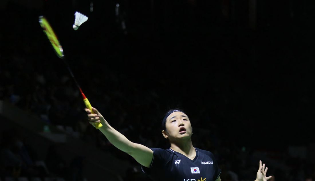 Tunggal putri Korea An Se Young saat melawan pemain India Aakarshi Kashyap pada babak pertama Indonesia Open 2023, di Istora, Jakarta, Rabu (14/6). An Se Young menang 21-10 dan 21-4. - JPNN.com