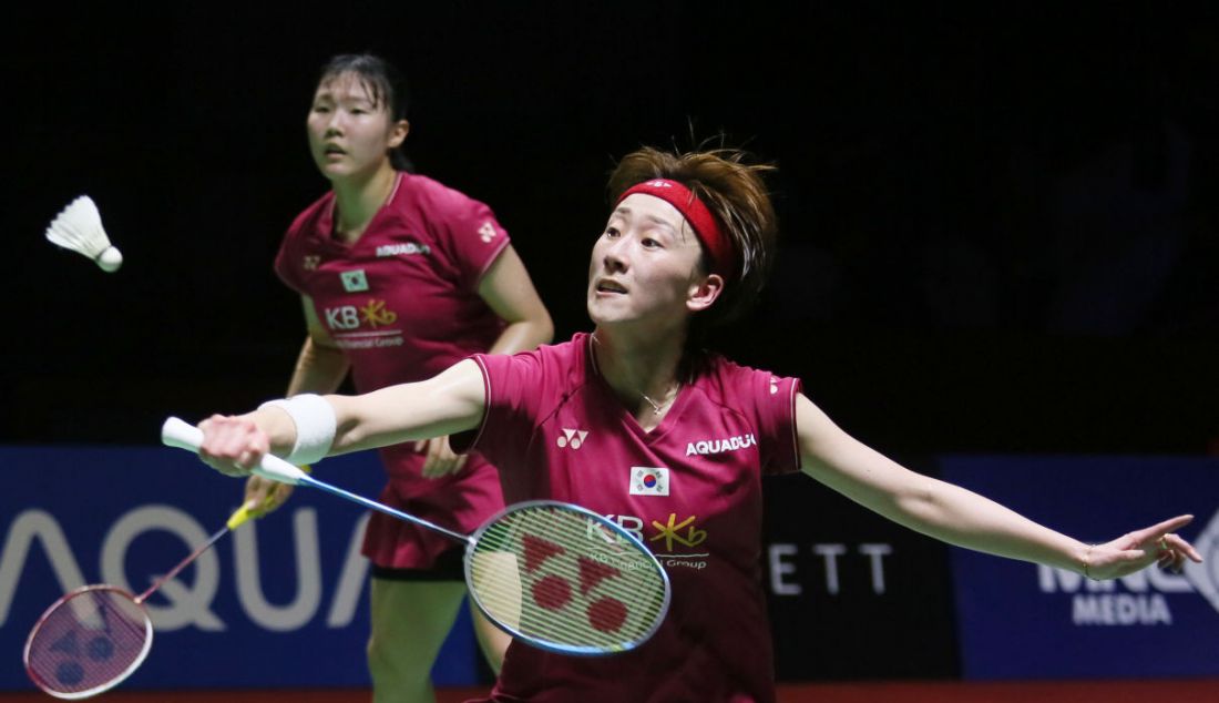 Ganda putri Korea Baek Ha Na (belakang) dan Lee So Hee di Indonesia Open 2023 di Istora Senayan, Jakarta, Minggu (18/6). - JPNN.com