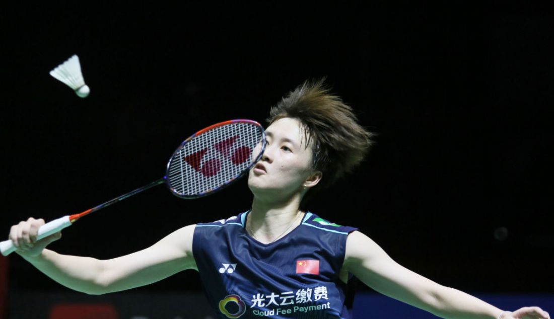 Tunggal putri China Chen Yu Fei saat melawan tunggal putri Spanyol Carolina Marin pada final Indonesia Open 2023 di Istora Senayan, Jakarta, Minggu (18/6). Chen Yu Fei menang atas lawannya dengan skor 21-18 dan 21-19. - JPNN.com