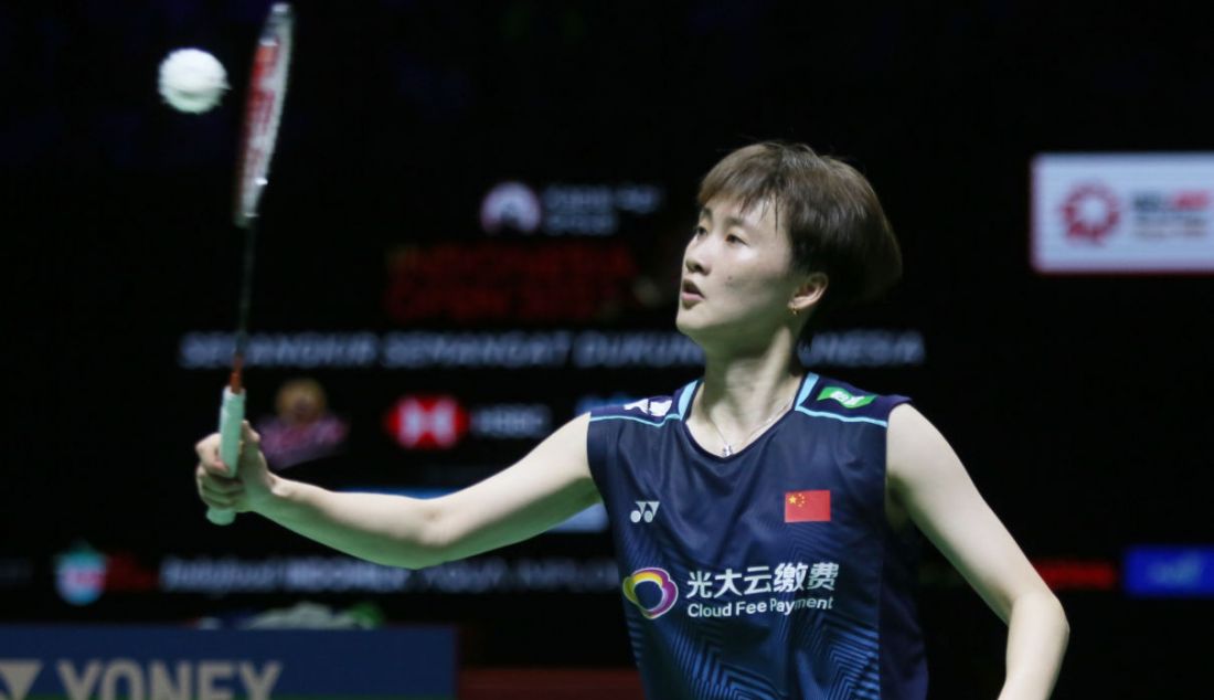 Tunggal putri China Chen Yu Fei saat melawan tunggal putri Spanyol Carolina Marin pada final Indonesia Open 2023 di Istora Senayan, Jakarta, Minggu (18/6). Chen Yu Fei menang atas lawannya dengan skor 21-18 dan 21-19. - JPNN.com