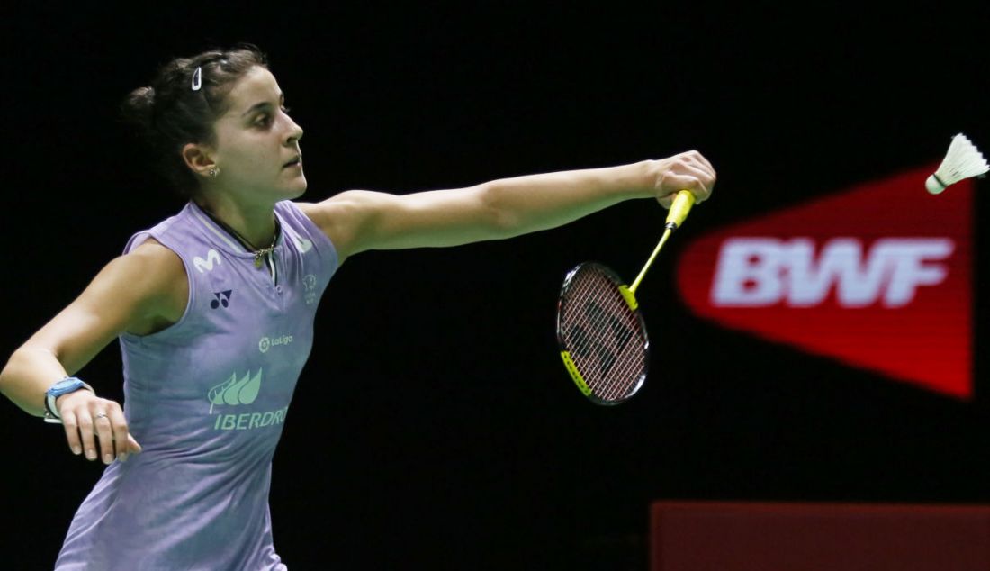 Tunggal putri Spanyol Carolina Marin saat melawan tunggal putri China Chen Yu Fei pada final Indonesia Open 2023 di Istora Senayan, Jakarta, Minggu (18/6). Carolina Marin kalah atas lawannya dengan skor 18-21 dan 19-21. - JPNN.com