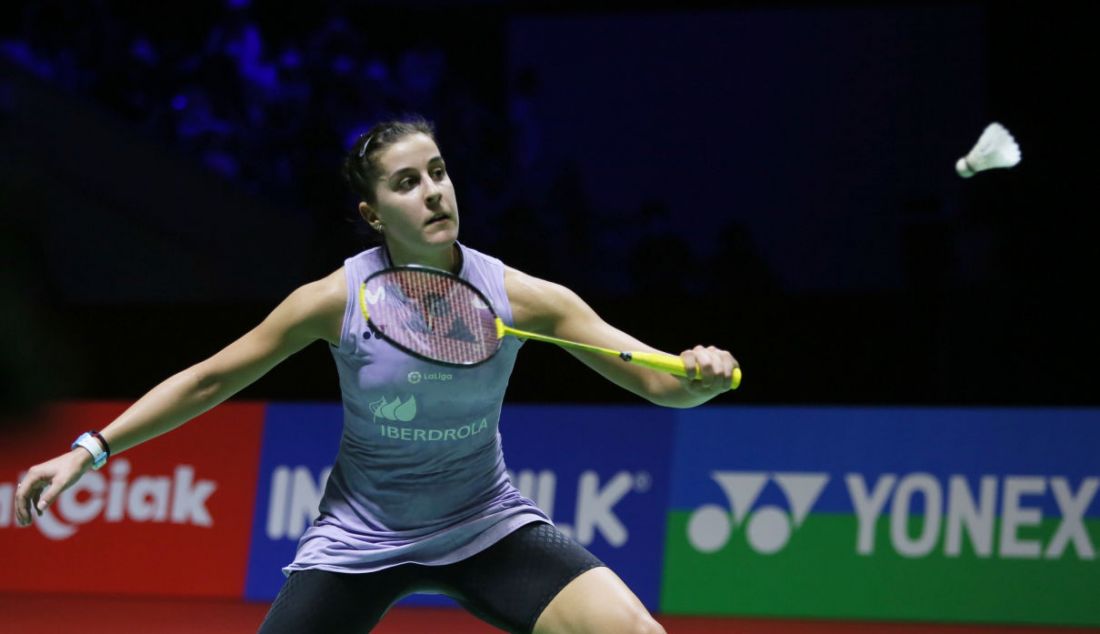 Tunggal putri Spanyol Carolina Marin saat melawan tunggal putri China Chen Yu Fei pada final Indonesia Open 2023 di Istora Senayan, Jakarta, Minggu (18/6). Carolina Marin kalah atas lawannya dengan skor 18-21 dan 19-21. - JPNN.com