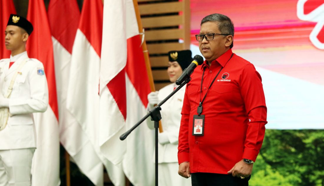 Sekjen PDIP Hasto Kristiyanto mengikuti pelantikan pengurus organisasi sayap PDI Perjuangan Dewan Pimpinan Pusat Taruna Merah Putih (TMP), Jakarta, Selasa (11/7). - JPNN.com