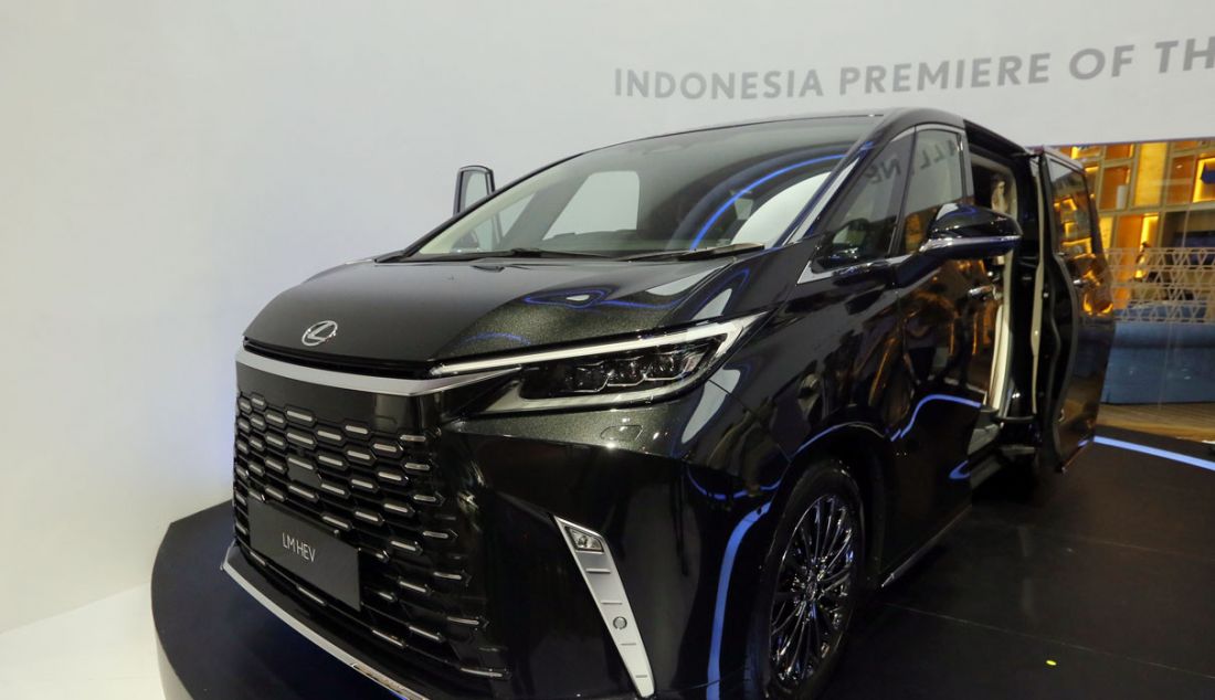 Lexus Indonesia menghadirkan Lexus LM HEV 4 seater dalam pameran otomotif Gaikindo Indonesia International Auto Show atau GIIAS 2023 di ICE BSD City, Kabupaten Tangerang, Banten, Kamis (10/8). - JPNN.com