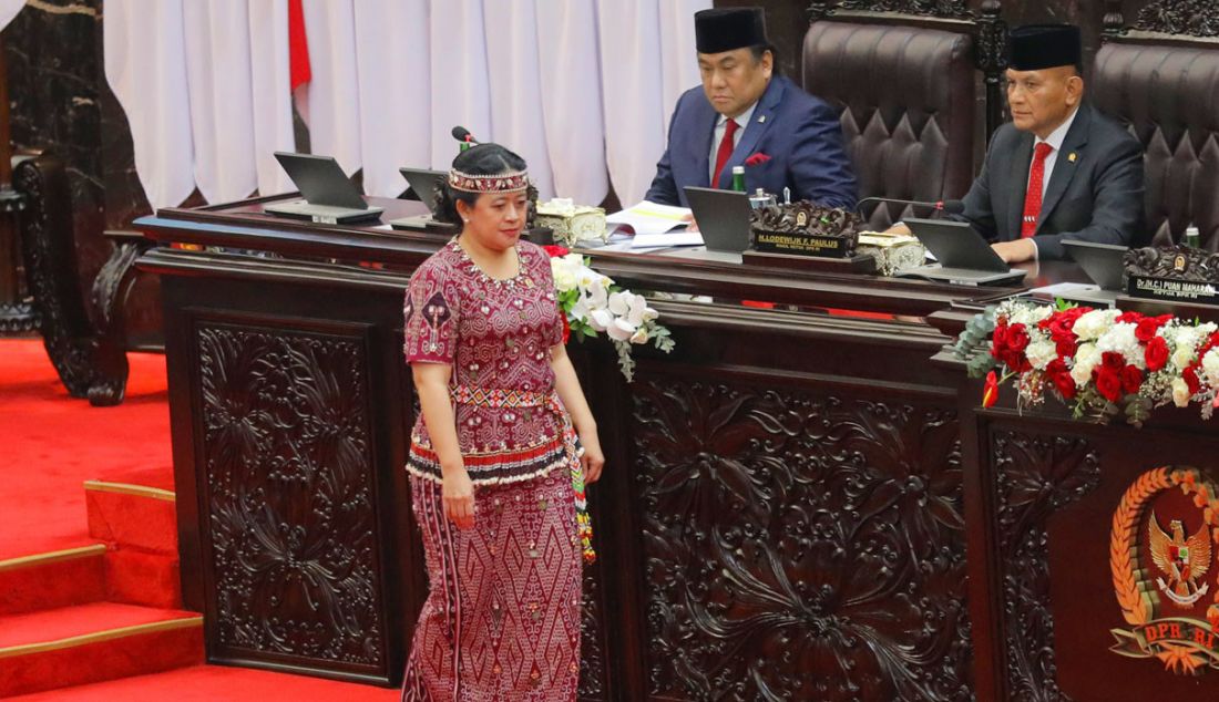 Ketua DPR Puan Maharani (tengah) memimpin rapat Paripurna DPR pembukaan masa persidangan I DPR tahun sidang 2023-2024 di Gedung Nusantara, Kompleks Parlemen, Senayan, Jakarta, Rabu (16/8). - JPNN.com