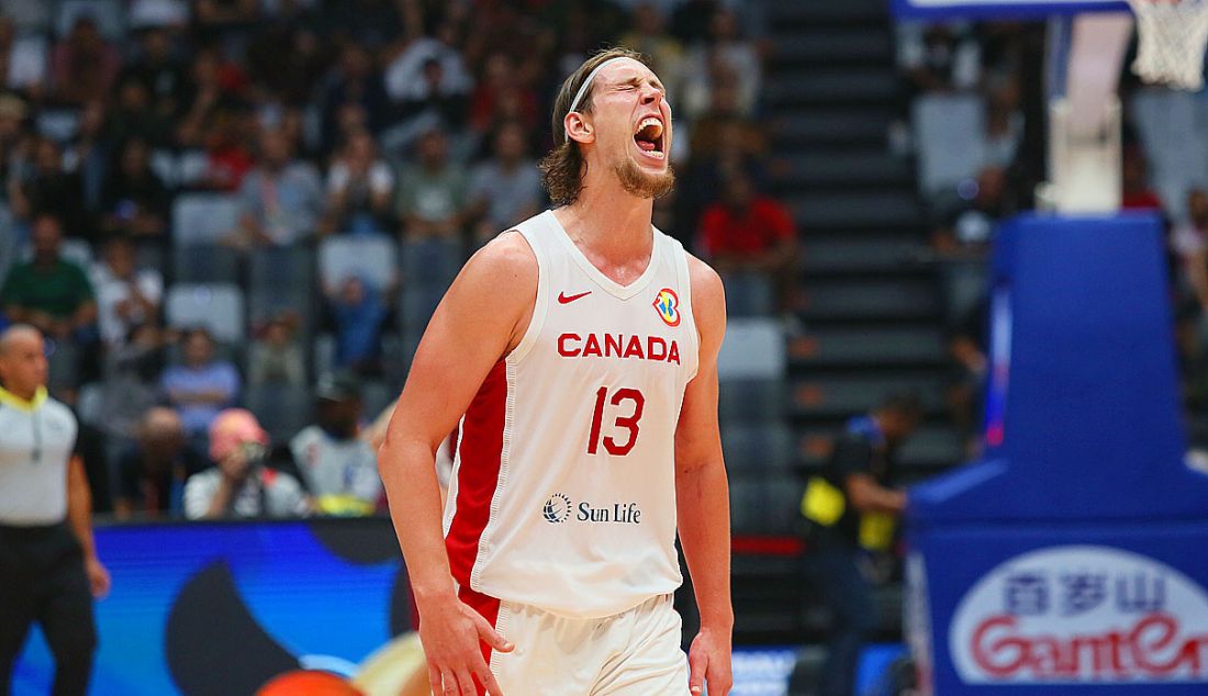 Pebasket Kanada Kelly Olynyk pada FIBA World Cup 2023 di Indonesia Arena, Gelora Bung Karno, Jakarta, Selasa (29/8). - JPNN.com