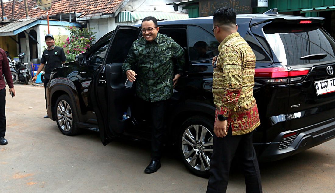 Bacapres Anis Baswedan saat disambut Ketum PKB Muhaimin Iskandar di Kantor DPP PKB, Jakarta, Senin (11/9). Pertemuan tersebut dalam rangka membahas agenda prioritas untuk pemenangan Pilpres 2024. - JPNN.com