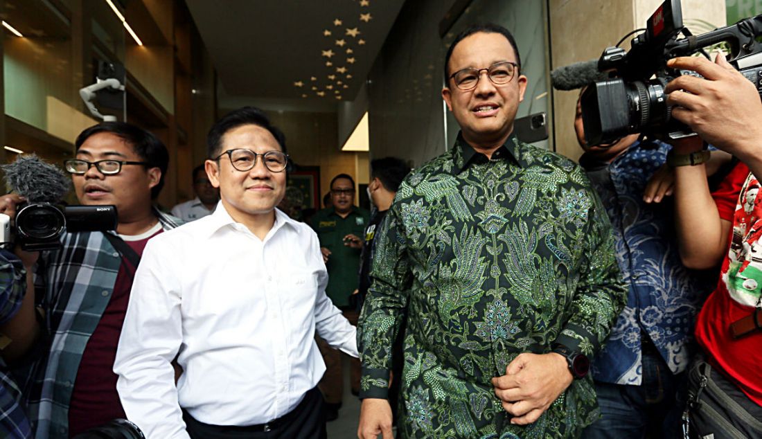 Bacapres Anis Baswedan saat disambut Ketum PKB Muhaimin Iskandar di Kantor DPP PKB, Jakarta, Senin (11/9). Pertemuan tersebut dalam rangka membahas agenda prioritas untuk pemenangan Pilpres 2024. - JPNN.com