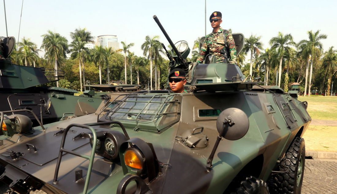 Sejumlah alutsista TNI saat di hadirkan gladi bersih HUT ke-78 TNI di Monas, Jakarta, Selasa (3/10). - JPNN.com