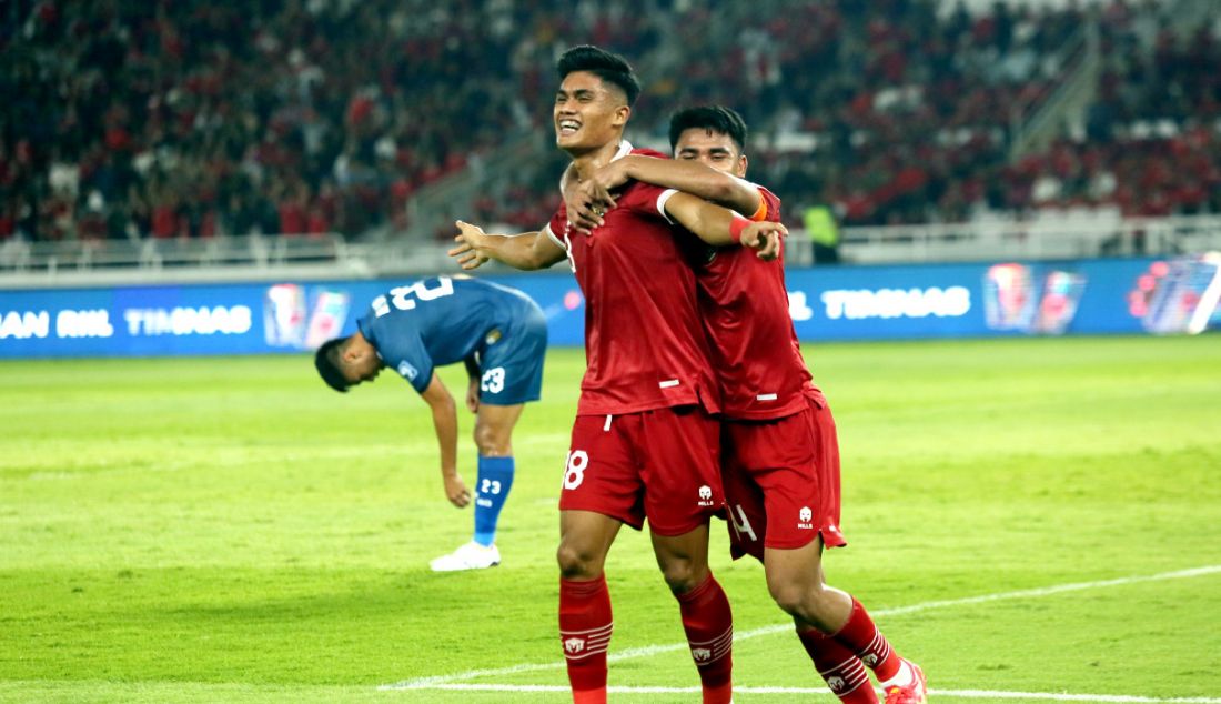 Pemain timnas Indonesia Ramadhan Sananta melakukan selebrasi seusai mencetak gol ke gawang Brunei Darusalam pada Kualifikasi Piala Dunia 2026 di Stadion GBK, Jakarta, Kamis (12/10). Indonesia menang atas Brunei Darusalam dengan skor 6-0. - JPNN.com