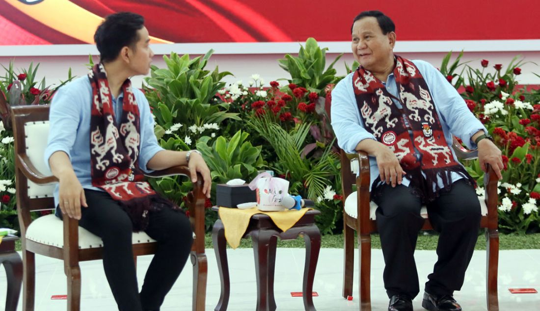 Pasangan bakal calon presiden dan wakil presiden Prabowo Subianto dan Gibran Rakabuming Raka mendaftar ke kantor KPU, Jakarta, Rabu (25/10). - JPNN.com