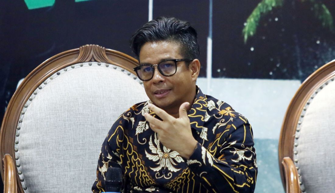 Deputi SDMA KemenpanRB Alex Denni menjadi pembicara pada diskusi Dialektika Demokrasi dengan tema 